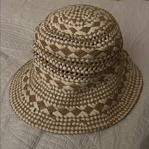 GAP Tan and Cream Woven Hat